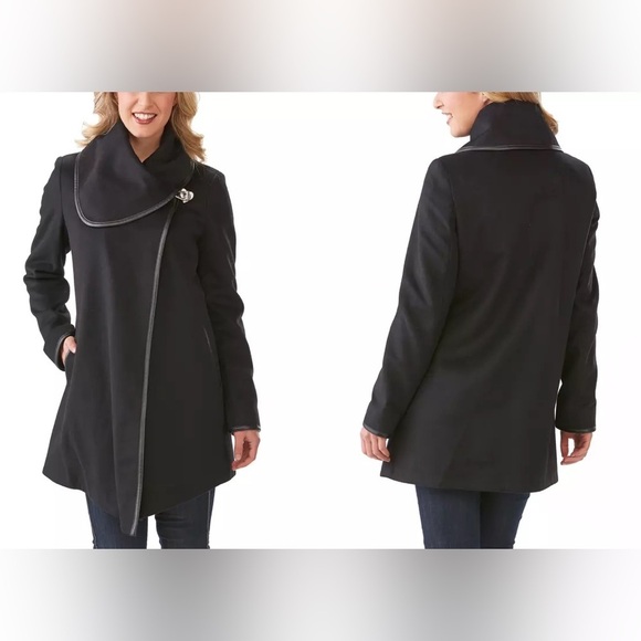 Betsey Johnson Jackets & Blazers - Betsey Johnson Wool blend cape jacket coat size 4